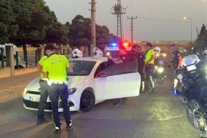 Ehliyetine el konulan sürücü polisten kaçtı; 78 bin lira ceza uygulandı