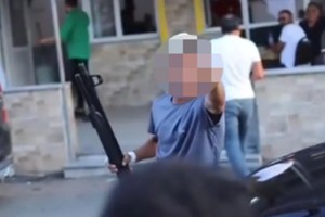 Sokak röportajı sırasında havaya tüfekle ateş açan 15 yaşındaki şüpheli tutuklandı