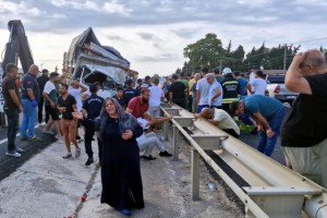 Tekirdağ'da kamyon devrildi; 3 kardeşten 1'i öldü, diğerleri yaralı