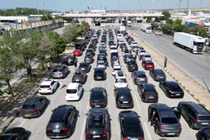 Trakya'daki sınır kapılarından yaklaşık 2 milyon gurbetçi çıkış yaptı