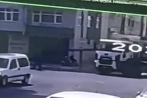 Çöp kamyonunun çarptığı yaya öldü; kaza kamerada