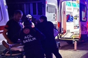 Orduevinin yatakhanesinde çıkan yangında 16 asker dumandan etkilendi