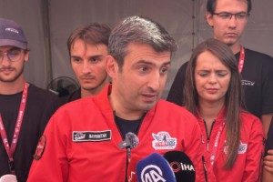 Selçuk Bayraktar: Tam bağımsız, müreffeh Türkiye'yi buradaki genç kardeşlerimiz inşa edecek