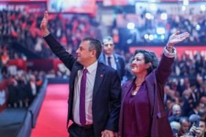 Özgür Özel: CHP, bizi eskiye döndürmek isteyenlerden arınacak