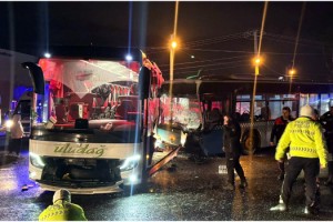 Tekirdağ'da yolcu otobüsü ile halk otobüsü çarpıştı; 9 yaralı