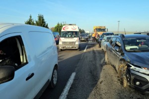 Edirne'de 10 aracın karıştığı zincirleme kaza; 5 yaralı