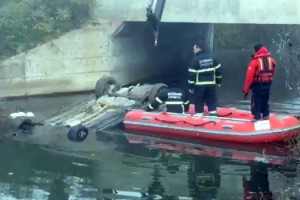 Sisli havada otomobil dereye uçtu; 18 yaşındaki İsa öldü