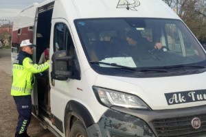 Uzunköprü’de jandarmadan öğrenci servislerine denetim