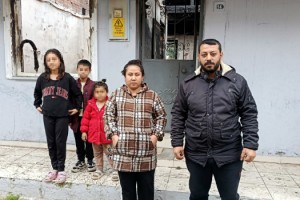 Evleri yanan 3 çocuklu aile, yardım eli bekliyor