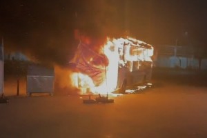 Kapıkule'de yolcu otobüsü alev alev yandı