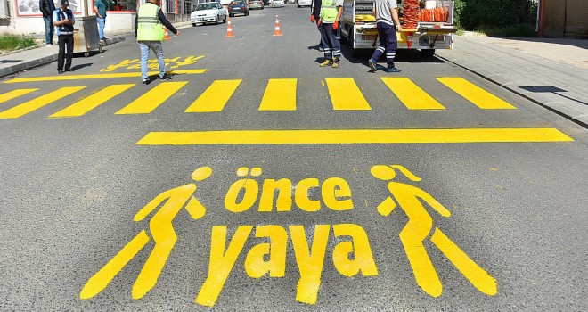 Malkara’da Okul ve Yaya Geçitlerine 'Önce Yaya' İşareti