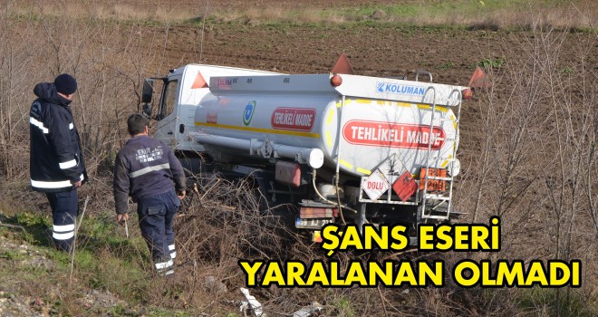 Büyükşehir Belediyesine Ait Yakıt Tankeri Devrildi