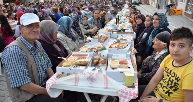 Çınarlı Mahallesi Sevgi Sofrası’nda Buluştu