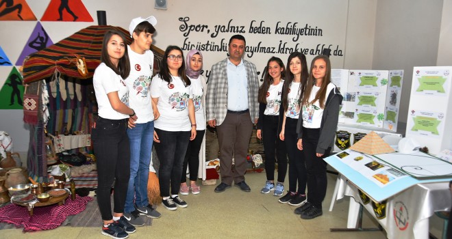 Gazi Ömer Bey Anadolu Lisesi’nde Bilim Fuarı