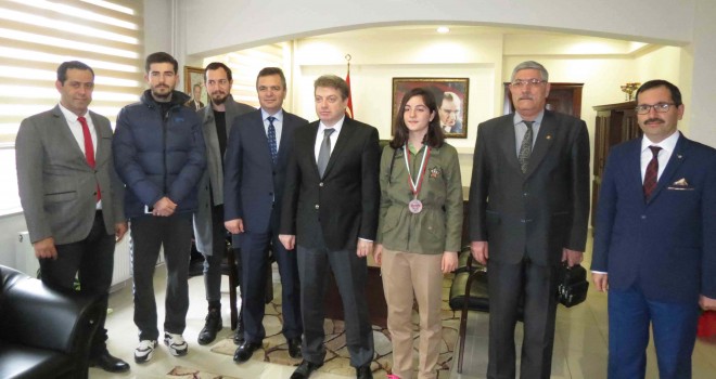 Kaymakam Karahan, Başarılı Taekwondocuyu Kutladı