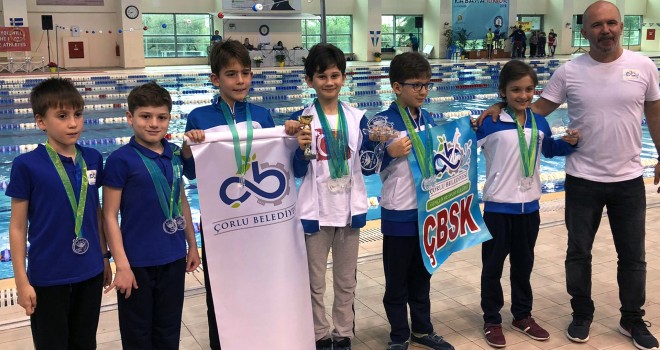 Tekirdağ’lı Yüzücüler Kavala'da Rekor Kırdı