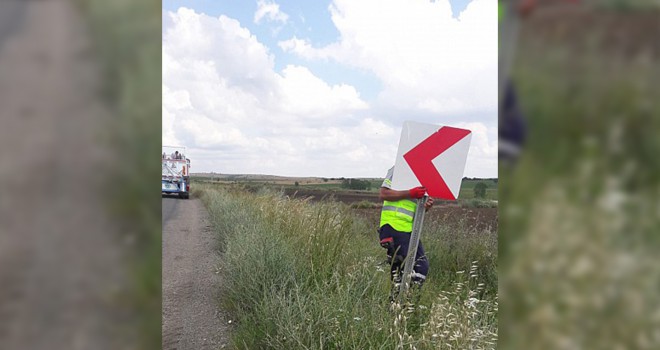 Trafik Levhalarına Zarar Vermemeliyiz!