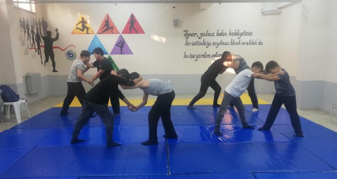 'Minder Güreşi' Kursu Başladı