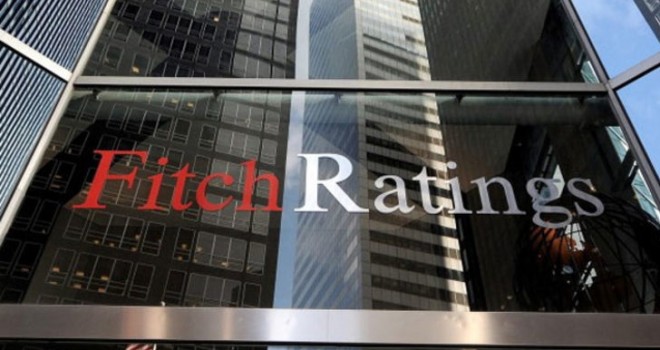 Fitch, 4 bankanın notlarını indirdi