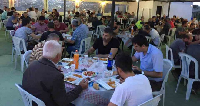 Küçük Sanayi Sitesi Üyelerine İftar Yemeği Verdi