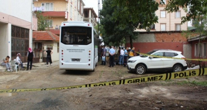 MİNİBÜS KAPISINA SIKIŞAN SÜRÜCÜ ÖLDÜ