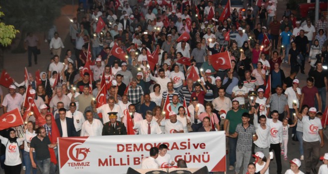 MALKARA DEMOKRASİ İÇİN YÜRÜDÜ