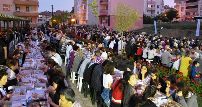 Süleymanpaşa Belediyesi Mahalle İftarlarına Altınova Mahallesi’yle Başladı