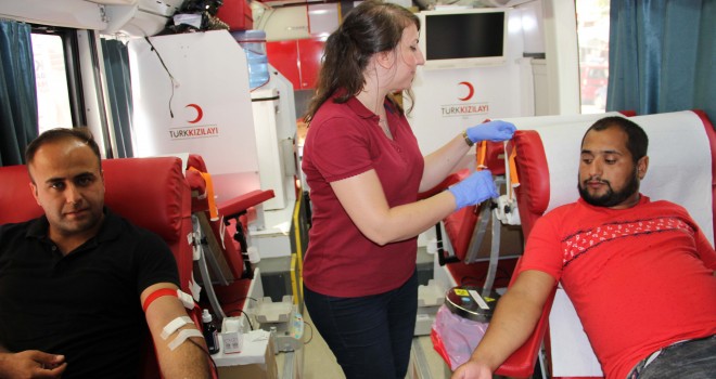 49 ÜNİTE KAN TOPLANDI