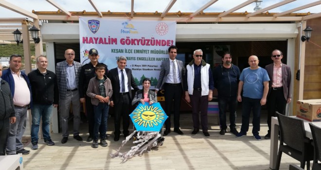 Polis’ten Engelli Öğrencilere Uçurtma Şenliği