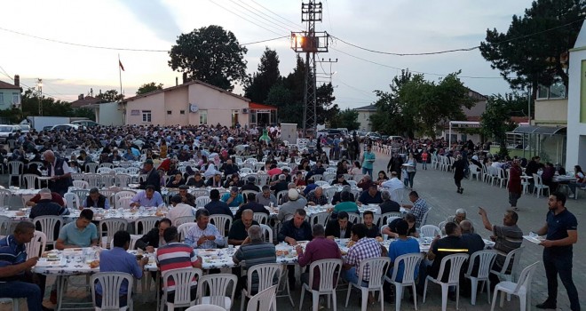 Çavuşköy’ün İftar Yemeğine Yoğun Katılım