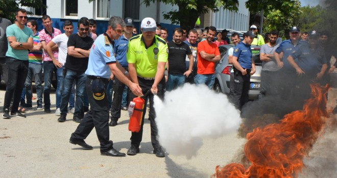 İtfaiye’den Emniyet Mensuplarına Yangın Tatbikatı