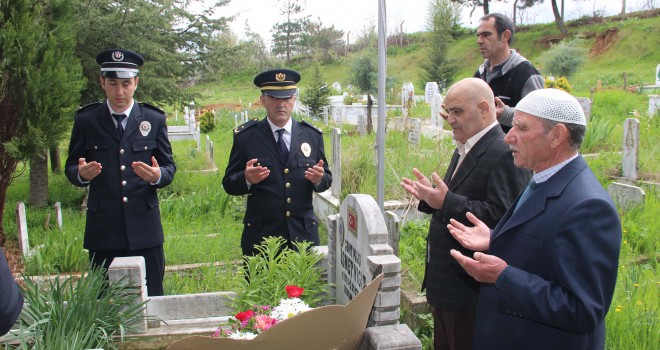 Şehit Polis Elmalı Köyündeki Mezarı Başında Anıldı
