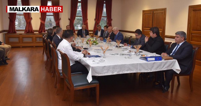 Başkan Albayrak, İlçe Belediye Başkanları ile Bir Araya Geldi