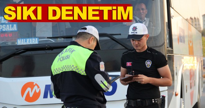 POLİS OTOBÜS VE MİNİBÜSLERİ DENETLEDİ