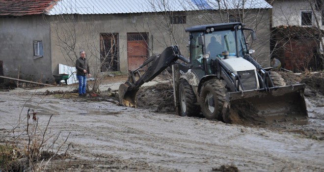Şiddetli Yağış Sonrası Temizlik Çalışması Yapıldı