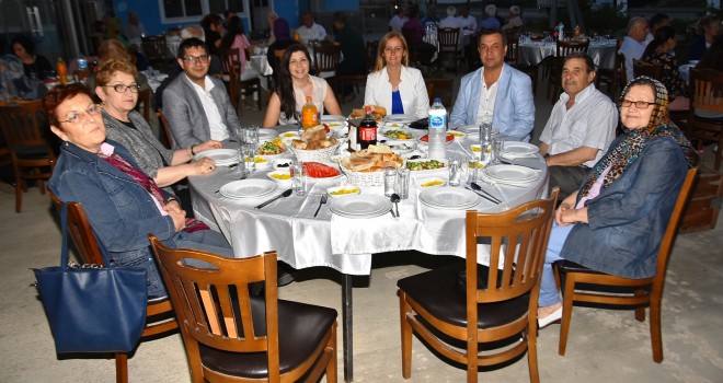 Geçmiş Dönemlerde Görev Yapan Belediye Başkanlarına İftar Yemeği