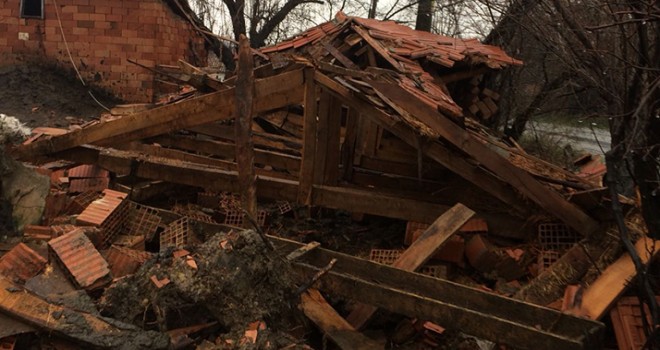 Ağılın Çatısı Çöktü, 9 Küçükbaş Hayvan Telef Oldu