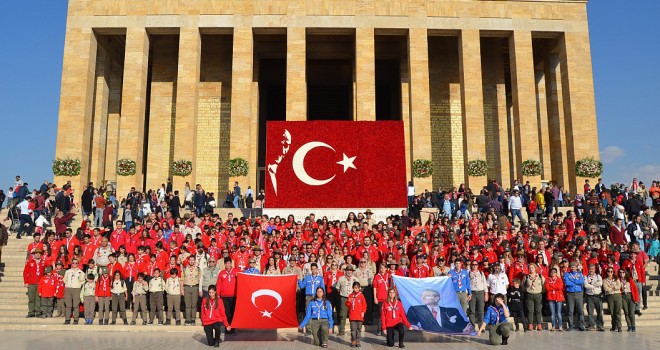 İzciler Atatürk'ün Huzuruna Çıktı