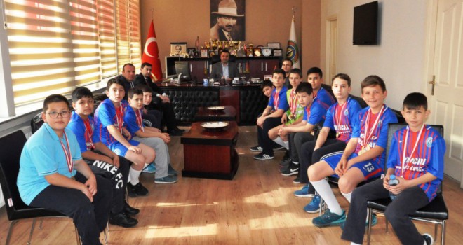 Başkan Yurdakul Şampiyonları Ağırladı