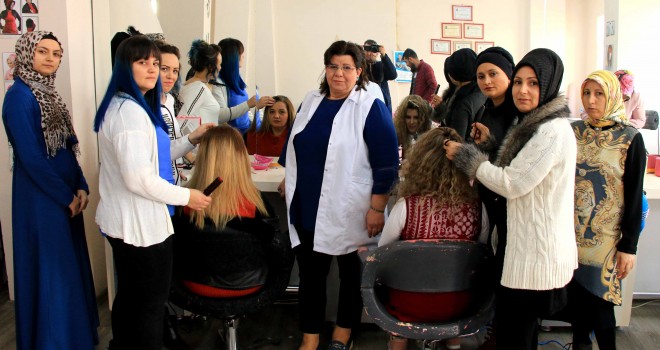 MESLEK EDİNİYORLAR