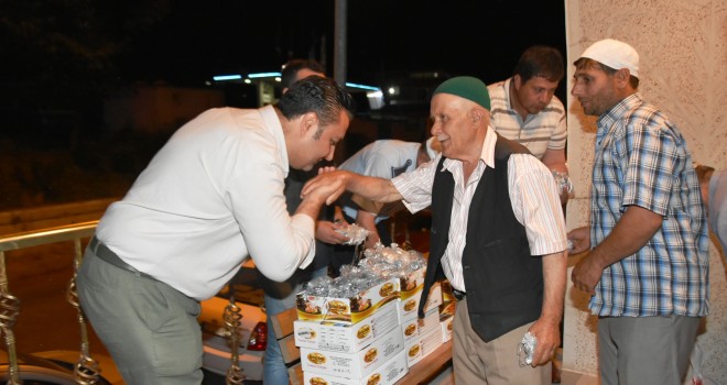 Belediye Başkanı Yurdakul, Kadir Gecesi’nde de Vatandaşlarımızı Unutmadı