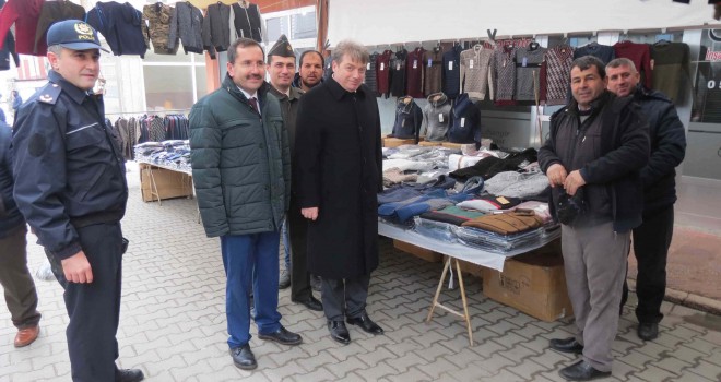 Kaymakam Karahan, Pazar Esnafını Gezdi