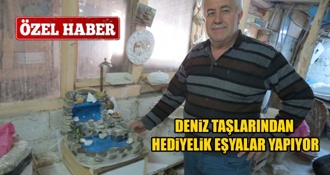 Deniz Taşlarından Hediyelik Eşyalar Yapıyor