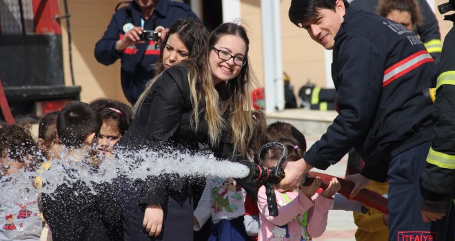 Büyükşehir’den Öğrencilere İtfaiye Eğitimi