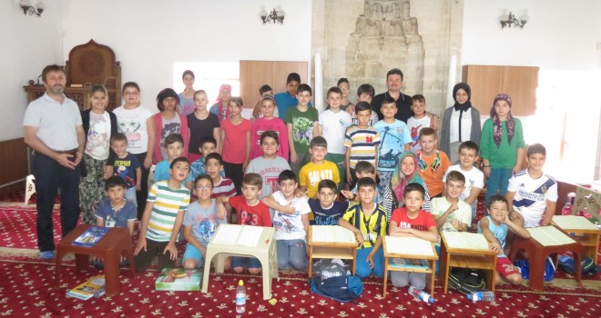 YAZ KUR’AN KURSLARI DEVAM EDİYOR