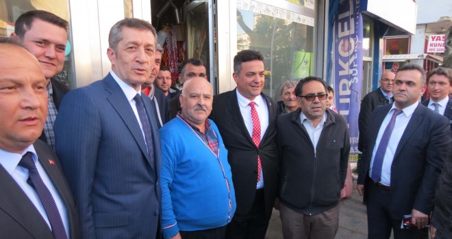Milli Eğitim Bakanı Ziya Selçuk, Esnafla Buluştu