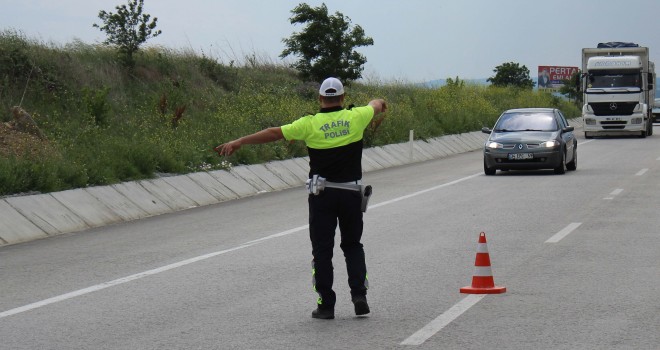 POLİS SOKAĞA İNİYOR