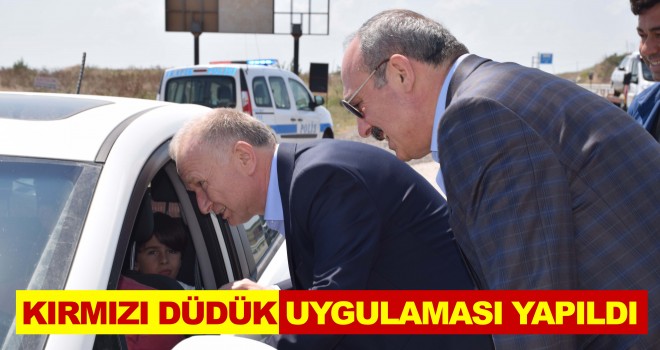 Vali ve İl Emniyet Müdürü 'Kırmızı Düdük' Uygulamasına Katıldı
