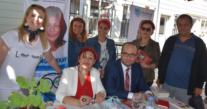 Anneler Günü’nde “Kadın” Temalı Söyleşi ve İmza Günü