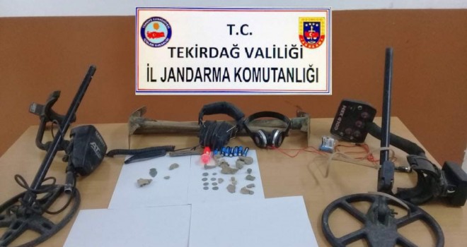 DEFİNECİLERE SUÇÜSTÜ